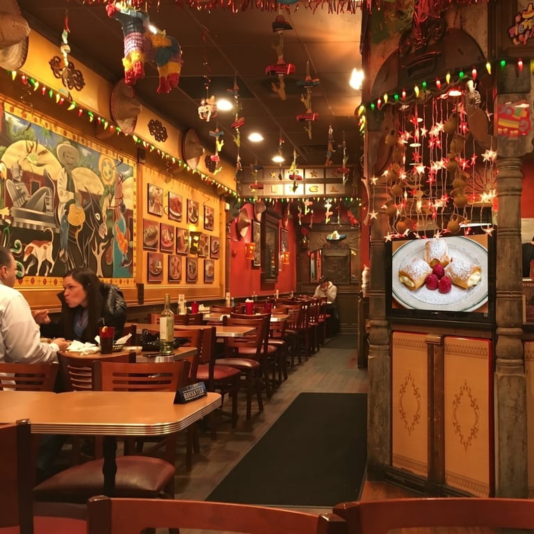 Dine In: Fresh Meals Served Right for You